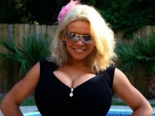 Houston model with "world's biggest breasts" attempts suicide, fall