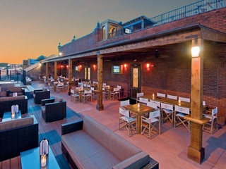 Places_Drinks_Ei8ht Bar